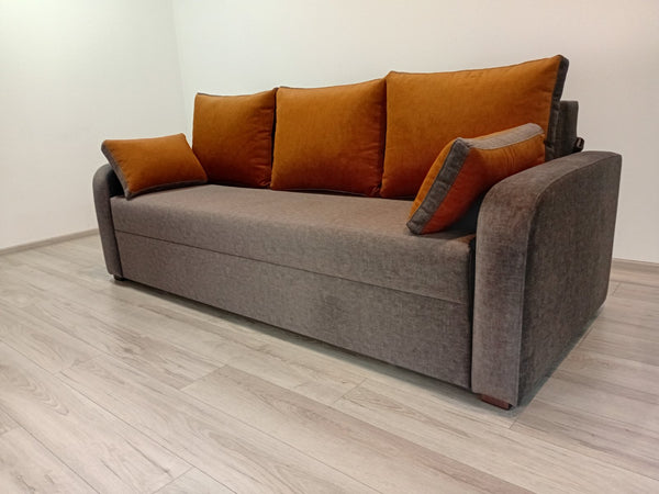 Диван Wilson. Тканина Marseile 40 Havana. Подушки Marseile 17 Wood